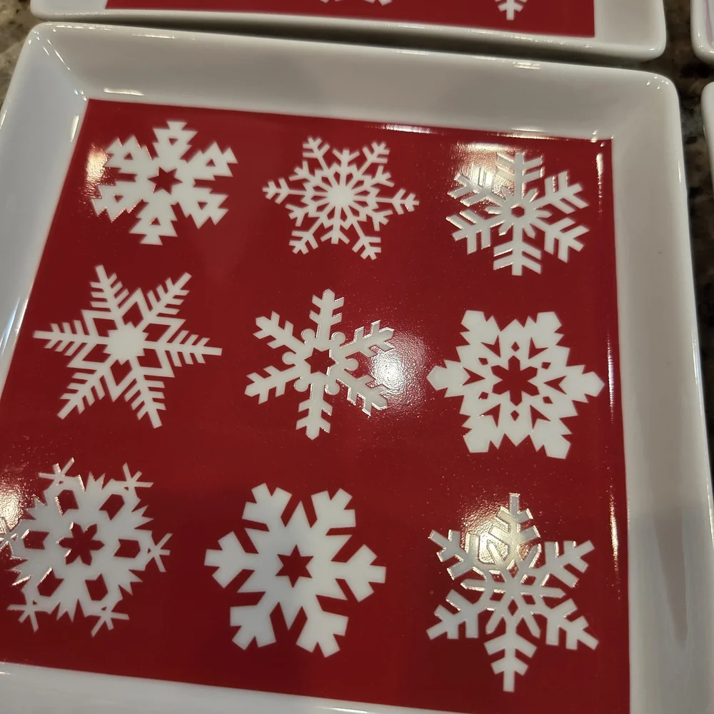 Crate & Barrel 6” Square Snowflake Plates Set 4 Red White Dessert Appetizer